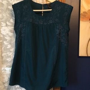 Sleeveless teal top. EUC